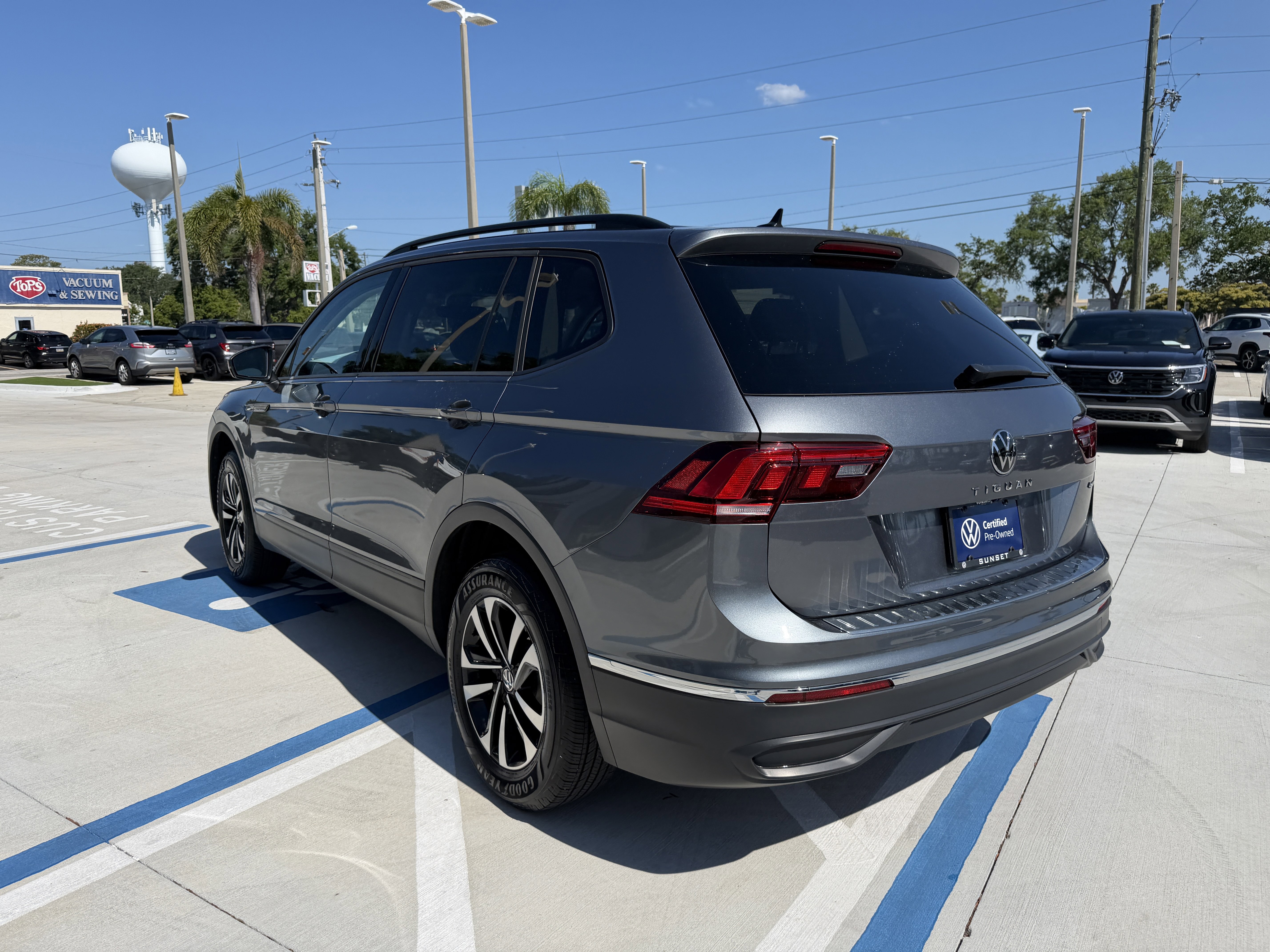 Used 2023 Volkswagen Tiguan S w/ Driver Assistance Package AWD/4WD image 5