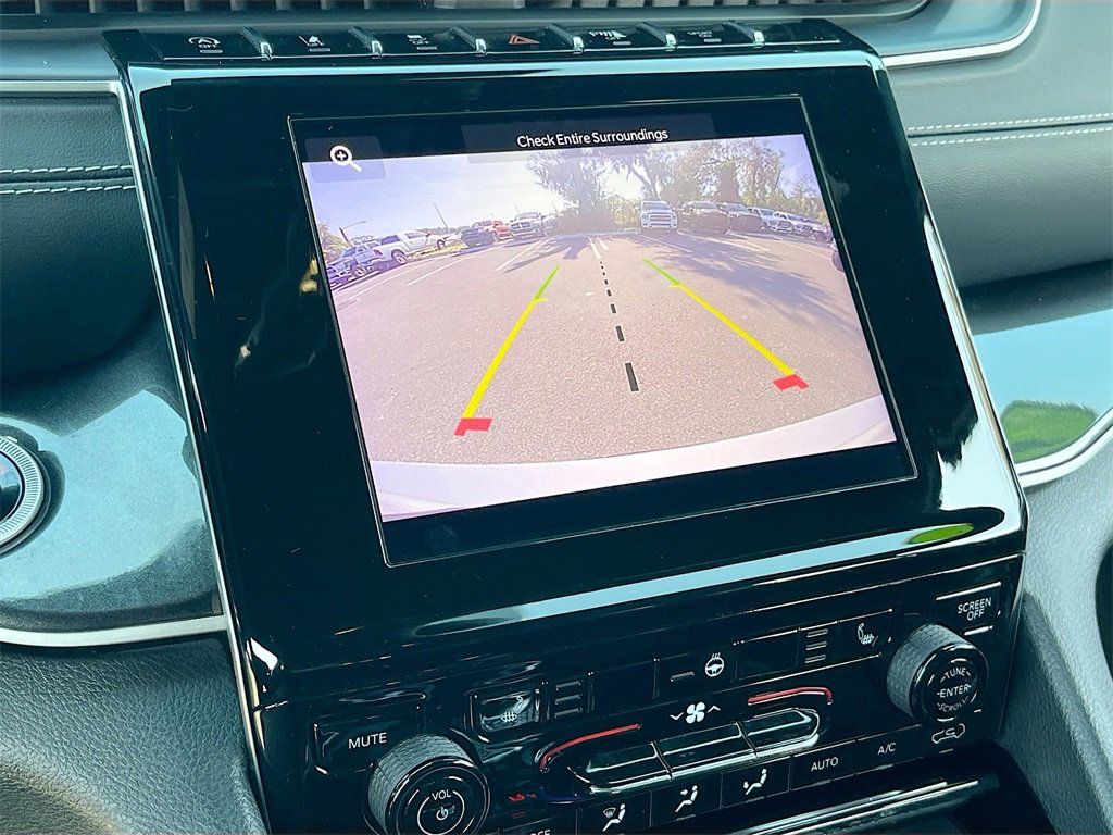 Certified 2023 Jeep Grand Cherokee L Laredo image 13