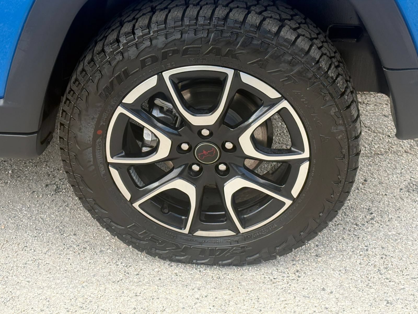 Used 2025 Jeep Compass Trailhawk AWD/4WD image 24