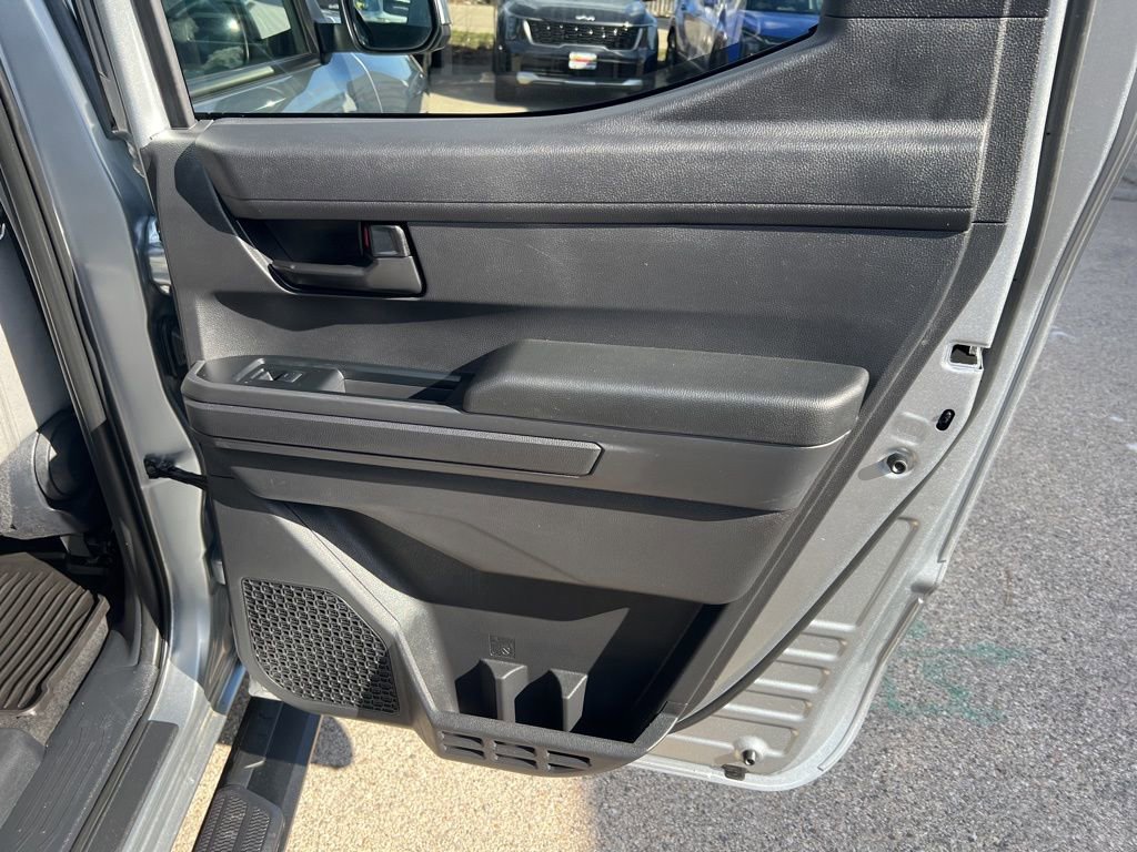 Used 2025 Toyota Tacoma SR5 AWD/4WD image 14