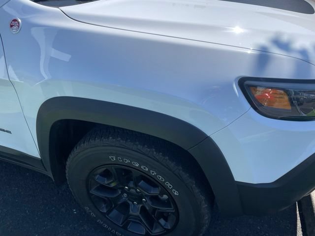 Used 2019 Jeep Cherokee Trailhawk w/ Comfort/Convenience Group AWD/4WD image 13