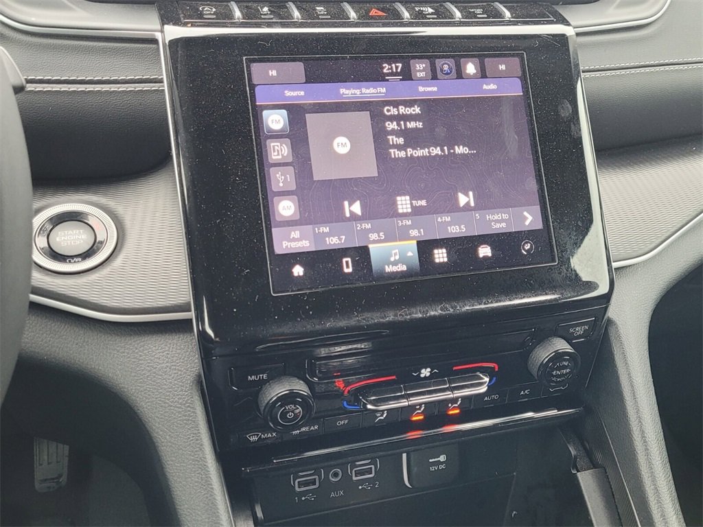 Used 2024 Jeep Grand Cherokee Laredo image 15