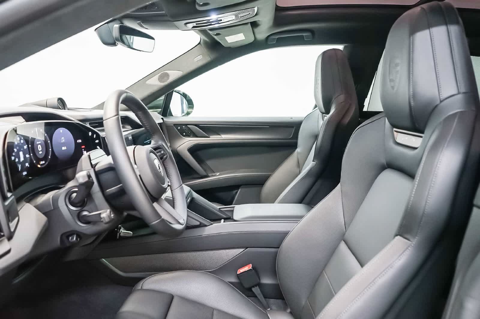 New 2026 Porsche Cayenne Turbo Electric AWD/4WD image 23