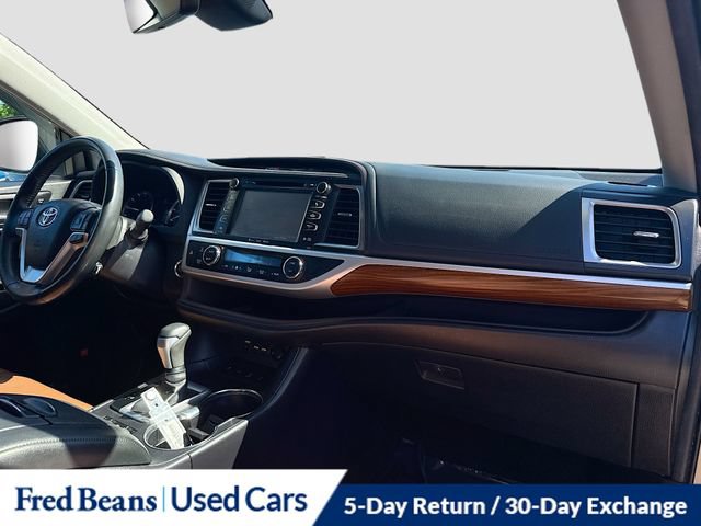 Used 2019 Toyota Highlander Limited AWD/4WD image 38