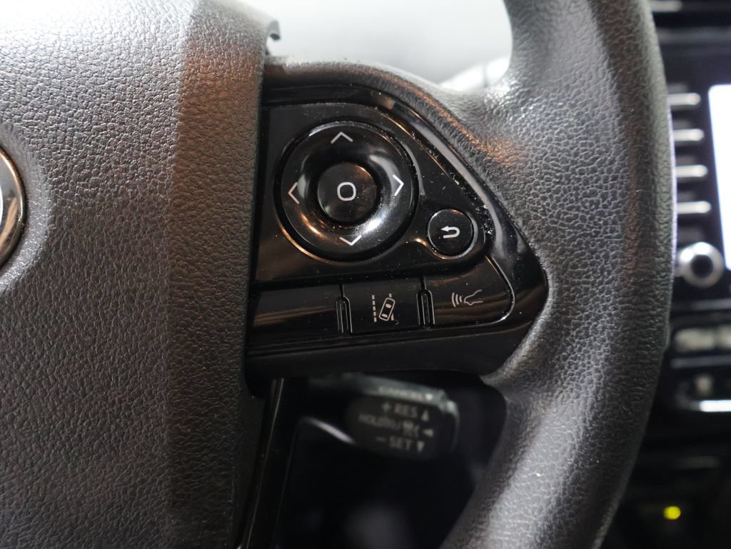 Used 2022 Toyota Prius LE AWD/4WD image 35