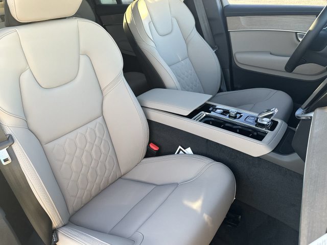 New 2026 Volvo XC90 B6 Plus w/ Protection Package Premier AWD/4WD image 12