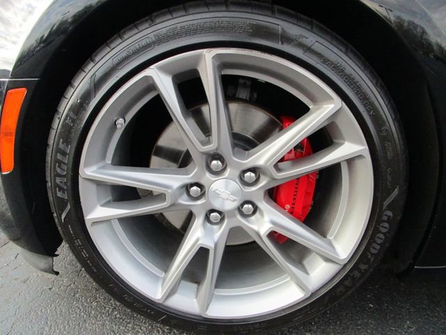 Used 2021 Chevrolet Camaro SS image 2