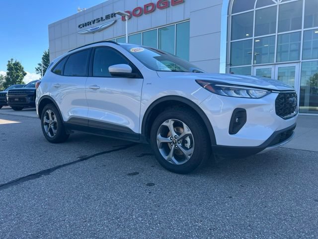 Used 2025 Ford Escape ST-Line Select w/ Tech Pack #1 AWD/4WD image 4
