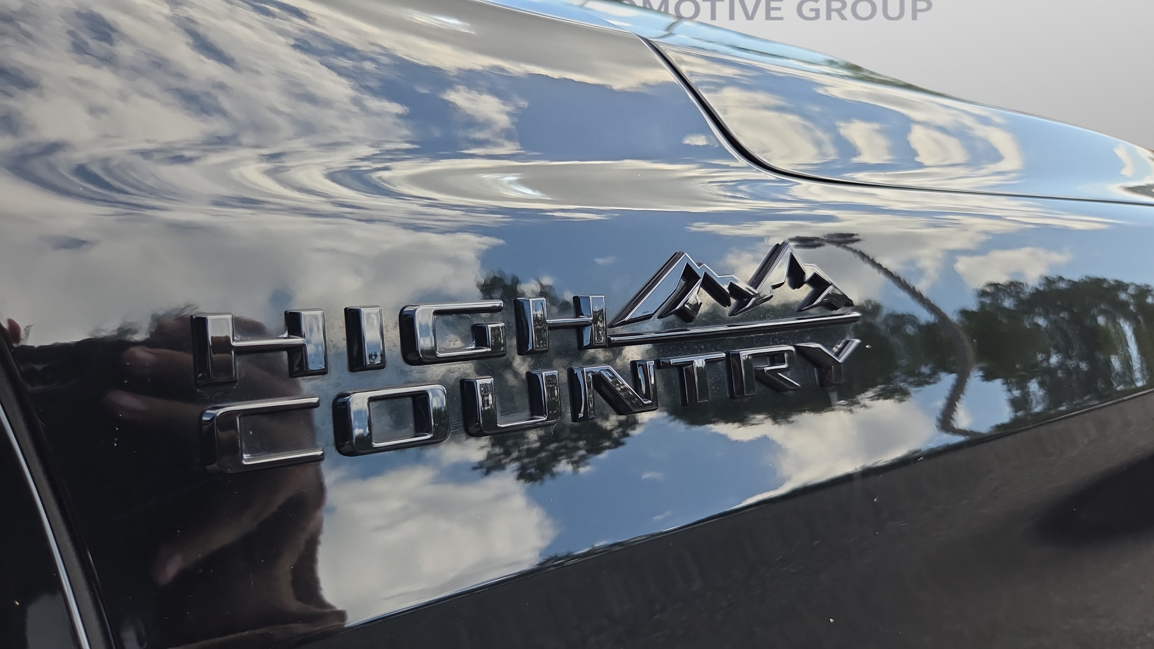 Certified 2023 Chevrolet Suburban High Country AWD/4WD image 19