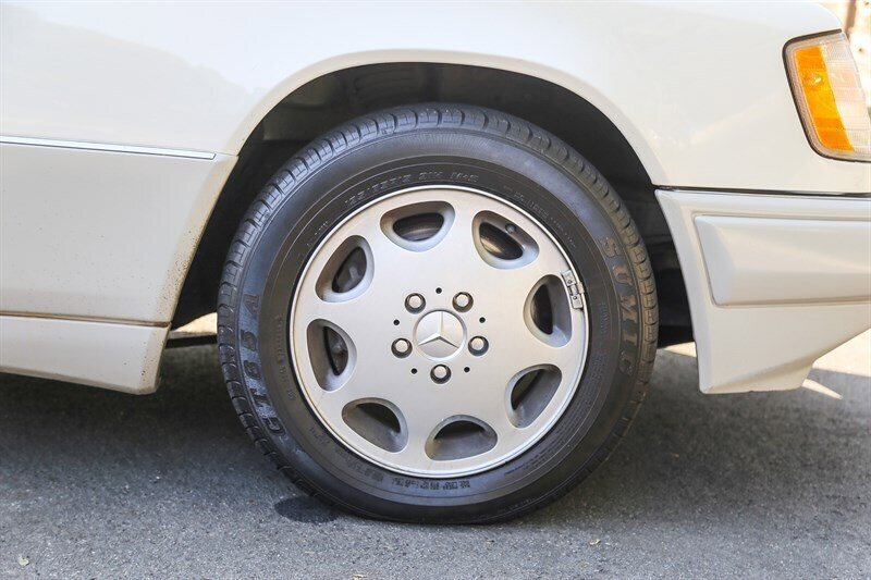 Used 1995 Mercedes-Benz E 320 Convertible image 43