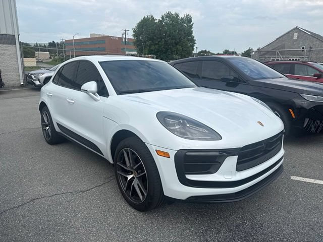 Used 2024 Porsche Macan AWD/4WD image 5