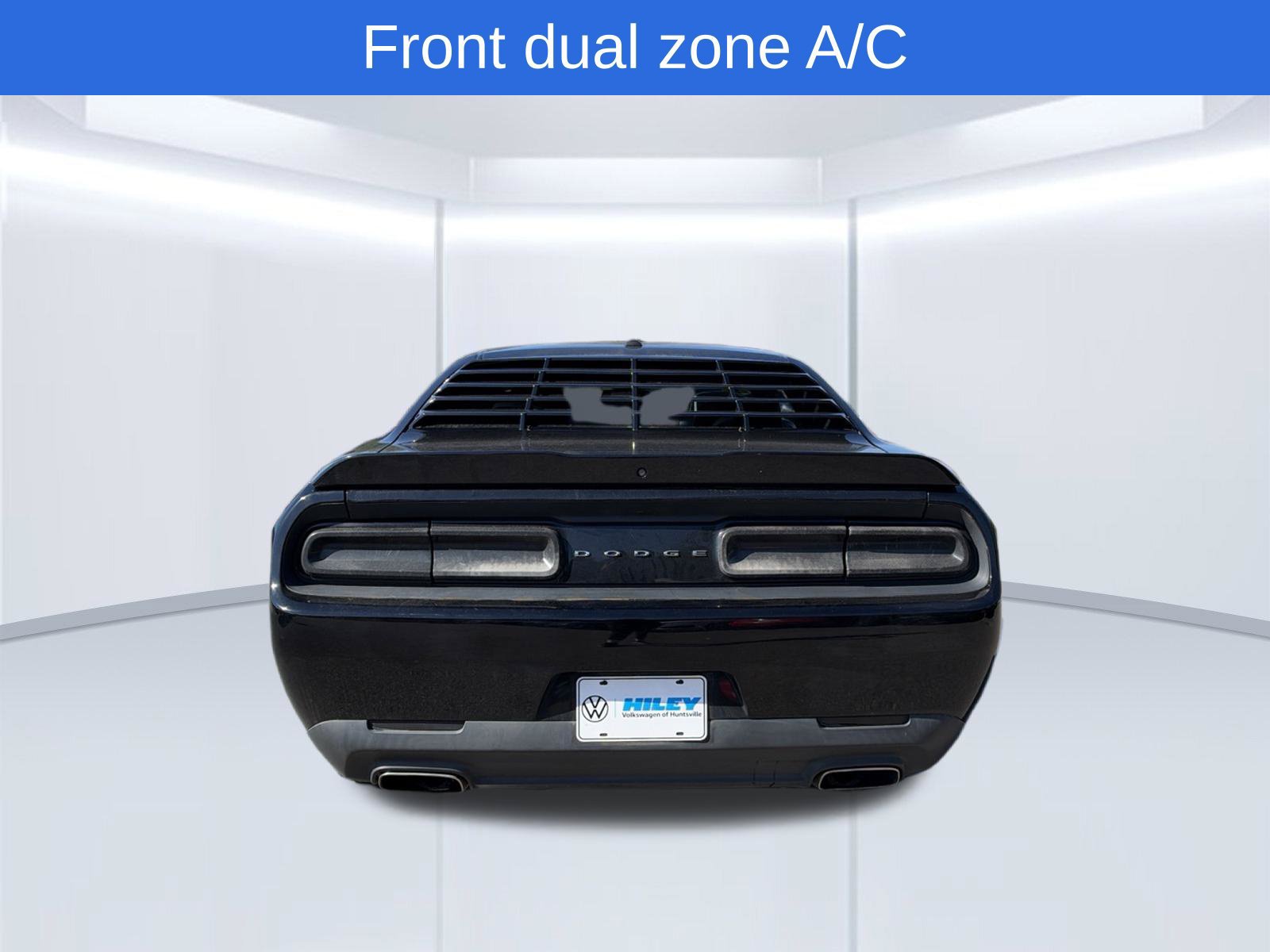 Used 2019 Dodge Challenger SXT RWD image 4