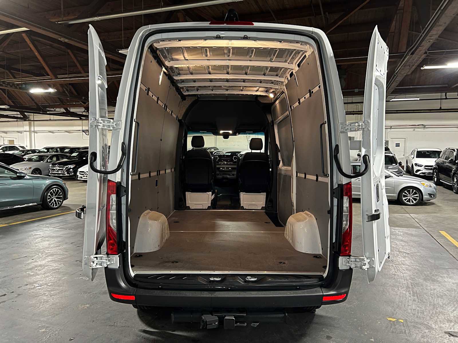 Used 2025 Mercedes-Benz Sprinter 2500 image 17