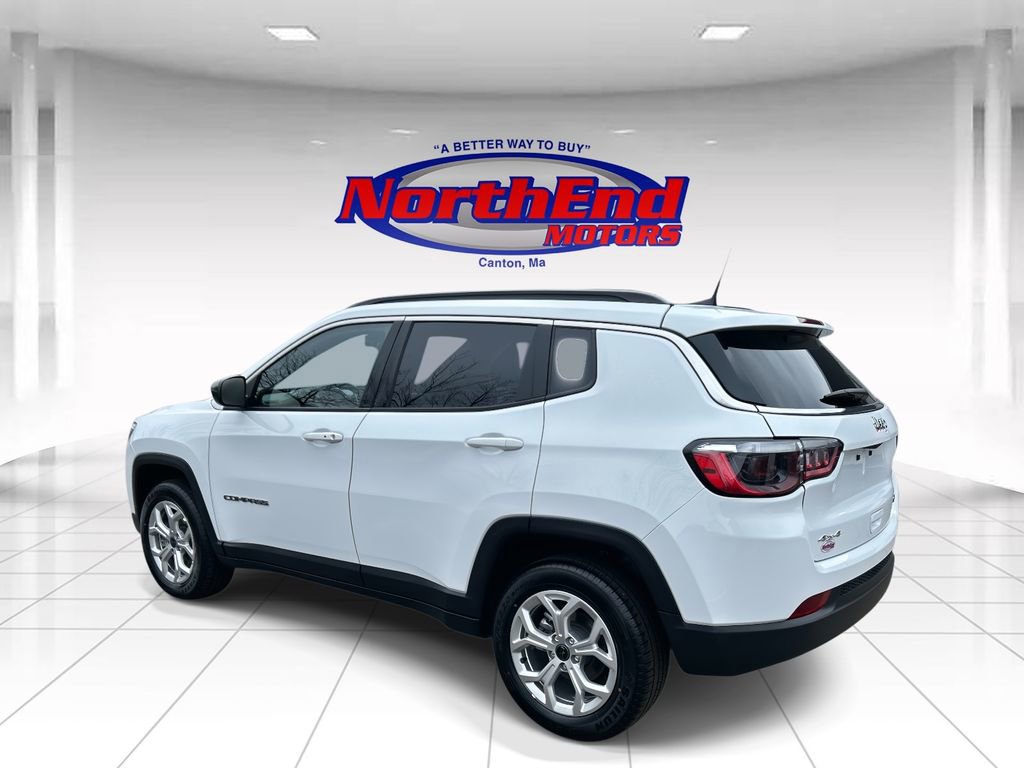 Used 2025 Jeep Compass Latitude AWD/4WD image 5