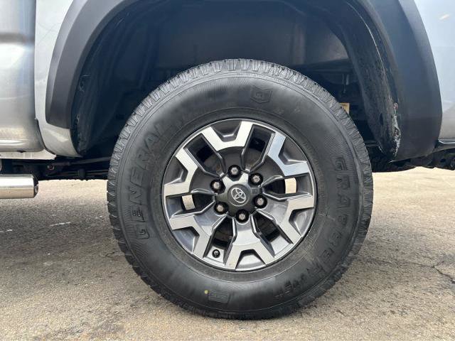 Used 2020 Toyota Tacoma TRD Off-Road w/ Technology Package image 4
