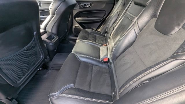 Used 2018 Volvo XC60 T6 R-Design w/ Convenience Package image 20