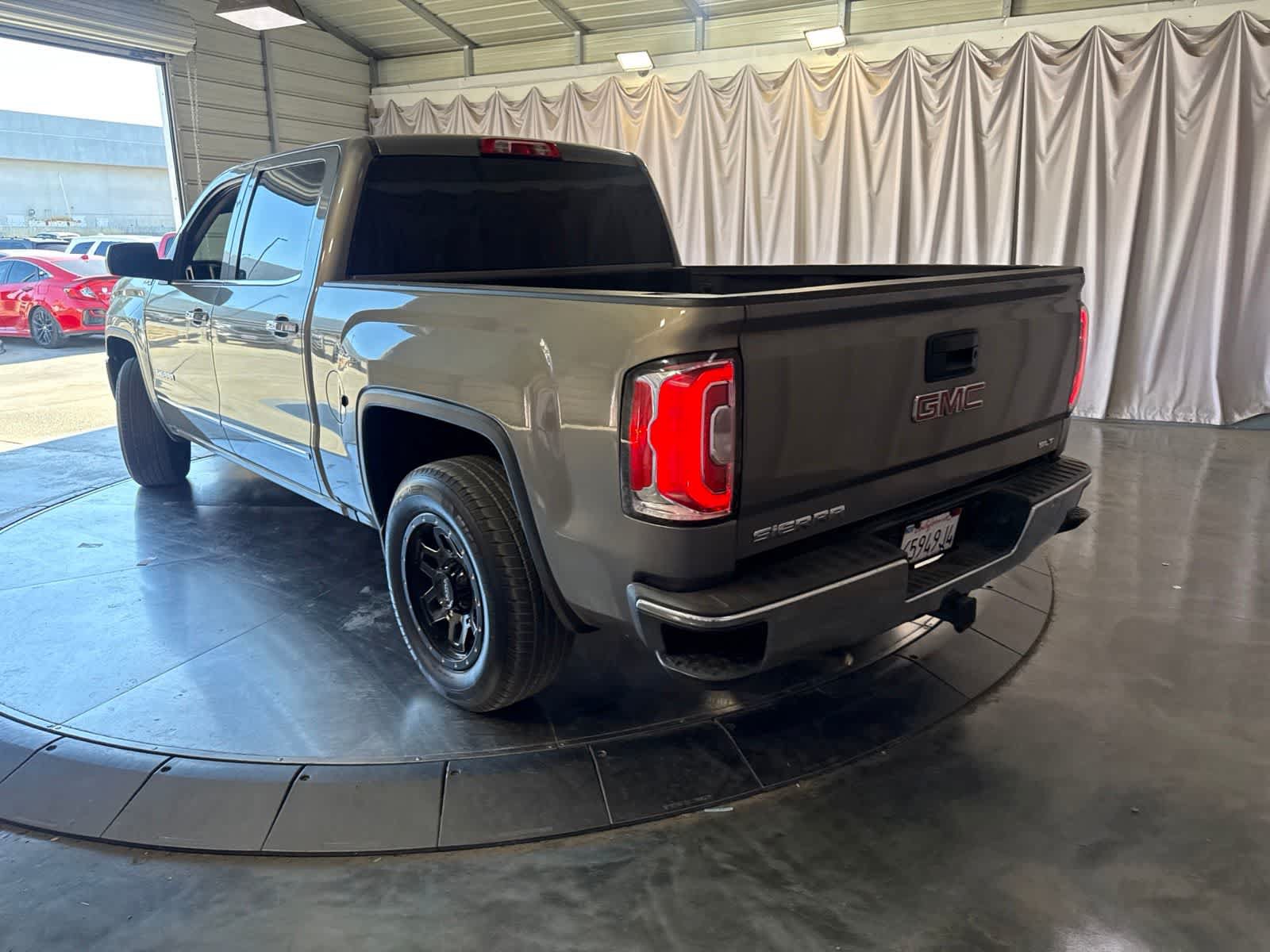 Used 2017 GMC Sierra 1500 SLT w/ SLT Premium Package AWD/4WD image 7