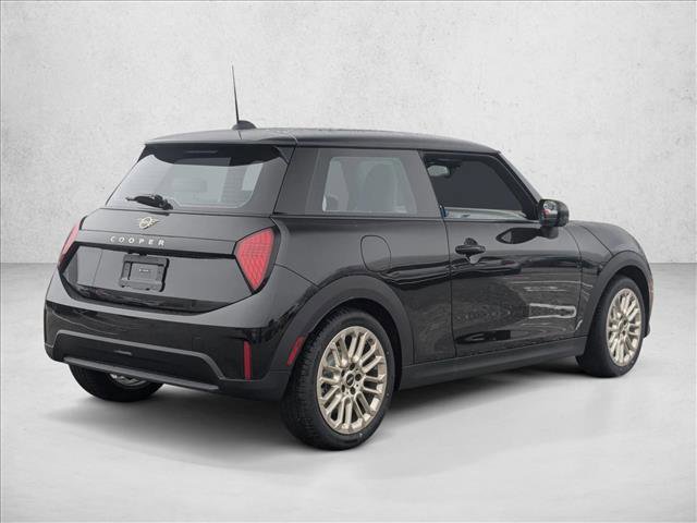 Used 2025 MINI Cooper 2-Door Hardtop image 2