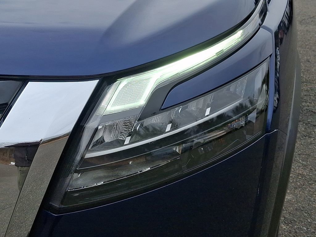 Certified 2023 Nissan Pathfinder SV w/ SV Premium Package image 9