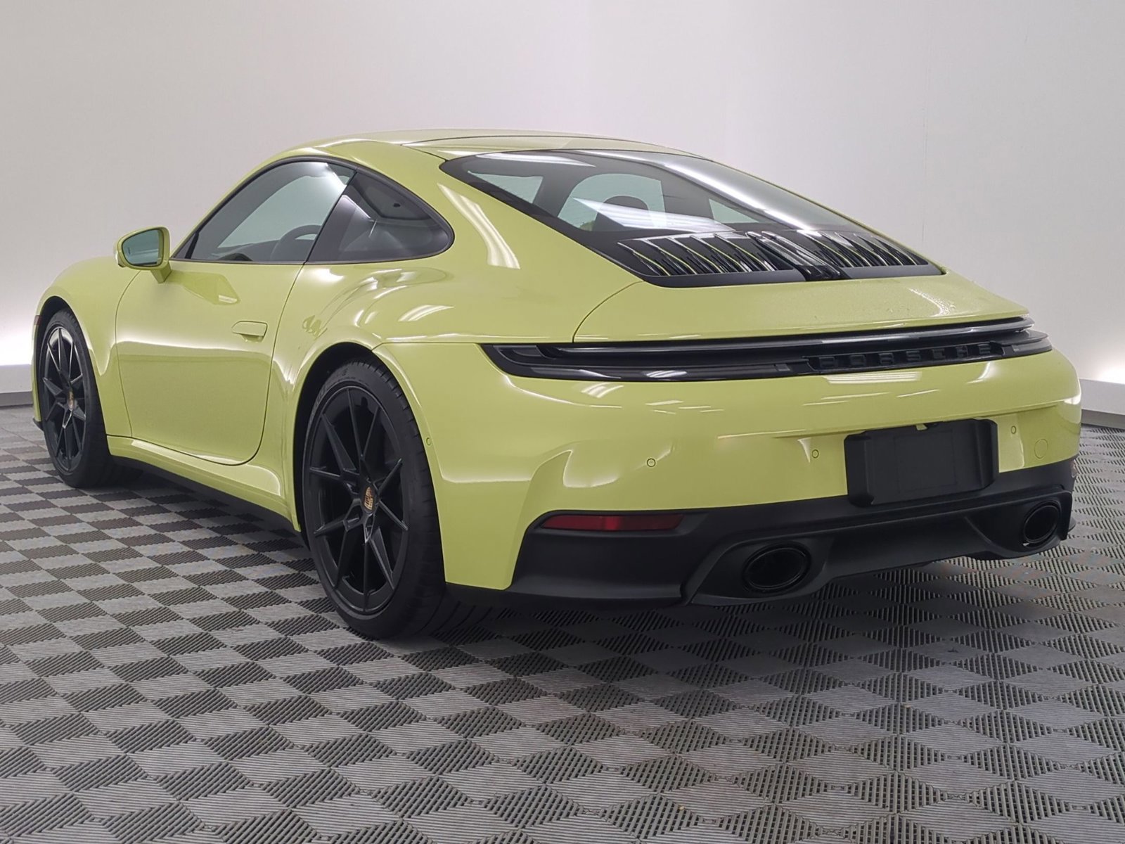 Certified 2025 Porsche 911 Carrera RWD image 3