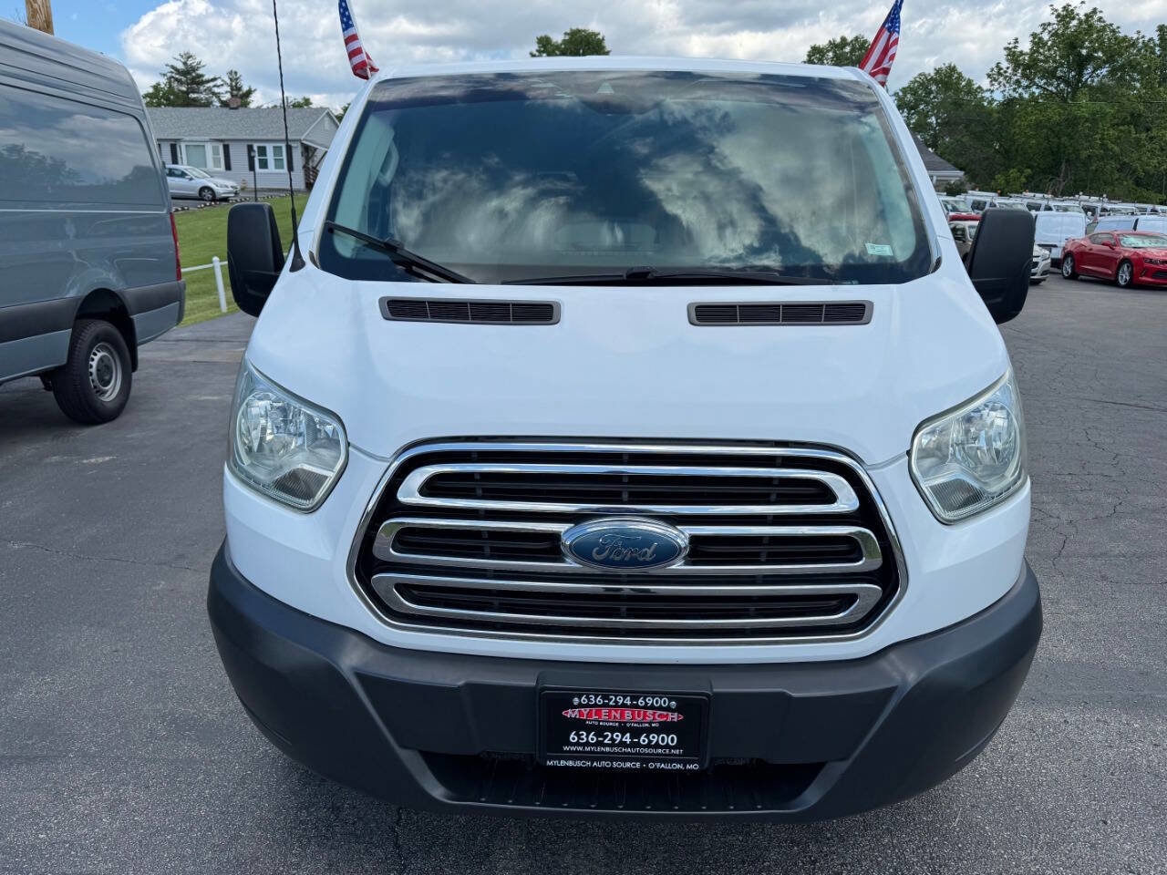 Used 2015 Ford Transit 350 XLT RWD image 3