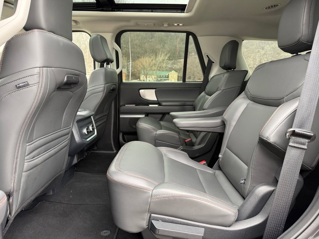 Used 2025 Ford Expedition Active image 45