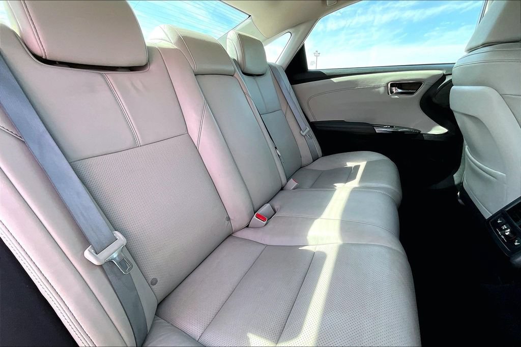 Used 2017 Toyota Avalon Limited w/ Carpet Mat Package FWD image 25