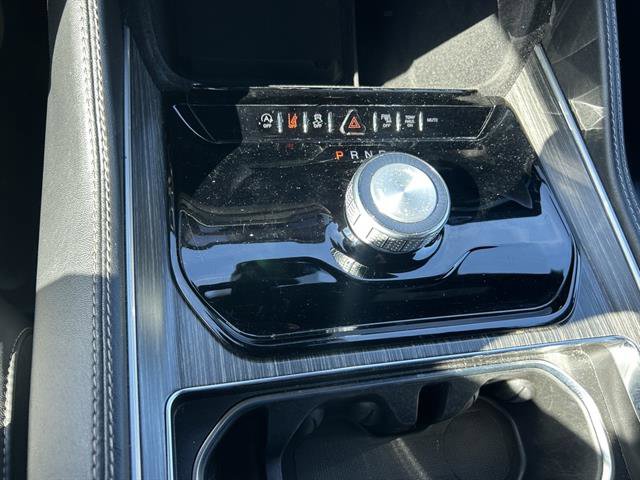 Used 2024 Jeep Wagoneer Series II w/ Flexible Seating Group image 17