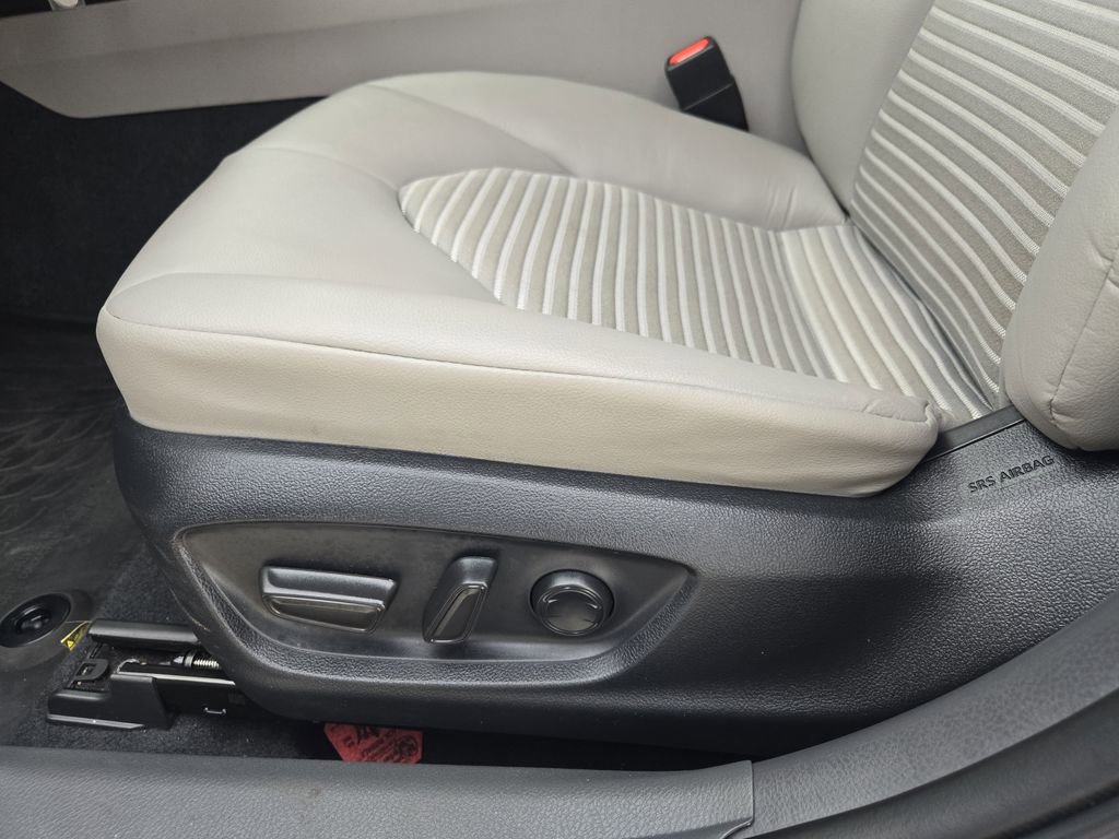Used 2024 Toyota Camry SE w/ Cold Weather Package FWD image 24