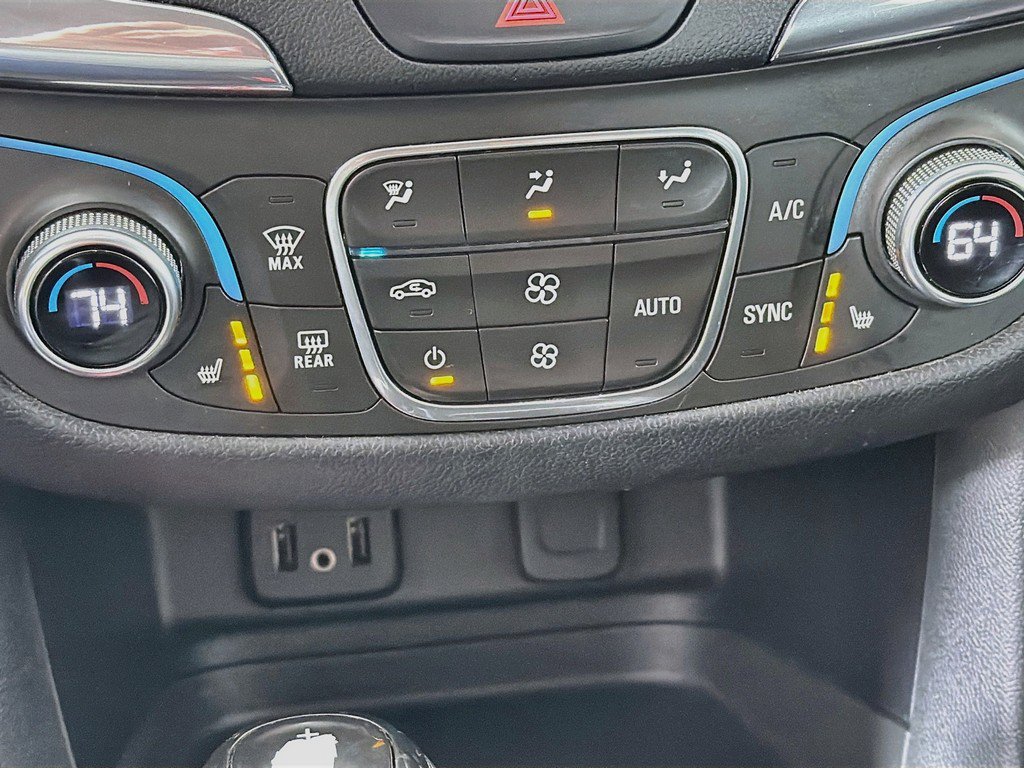 Used 2018 Chevrolet Equinox LT w/ Sun & Infotainment Package FWD image 38