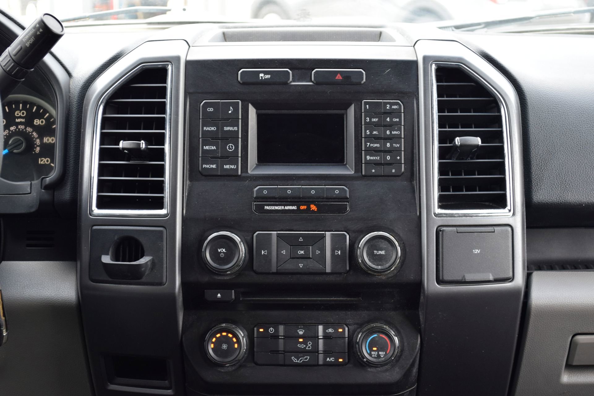 Used 2016 Ford F150 XLT image 10