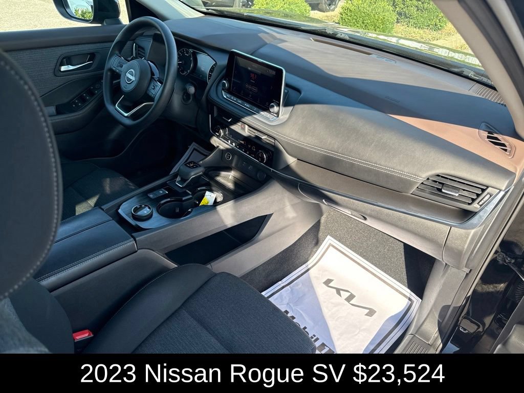 Used 2023 Nissan Rogue SV AWD/4WD image 17