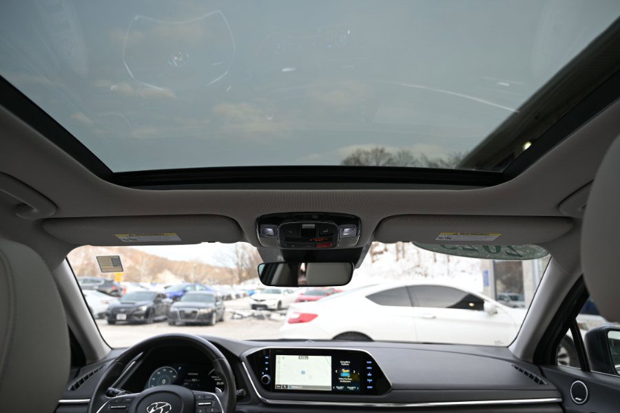 Used 2023 Hyundai Sonata Limited w/ Preferred Accessory Package image 16
