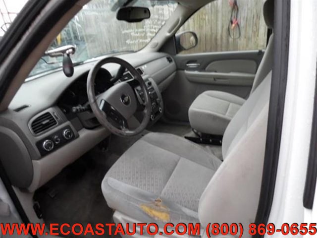 Used 2007 Chevrolet Suburban LT w/ Skid Plate Package image 7