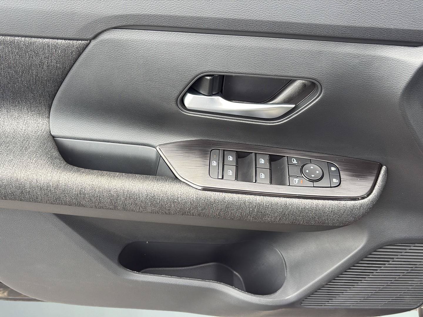 New 2026 Nissan Kicks SV w/ Cold Weather Package FWD image 20