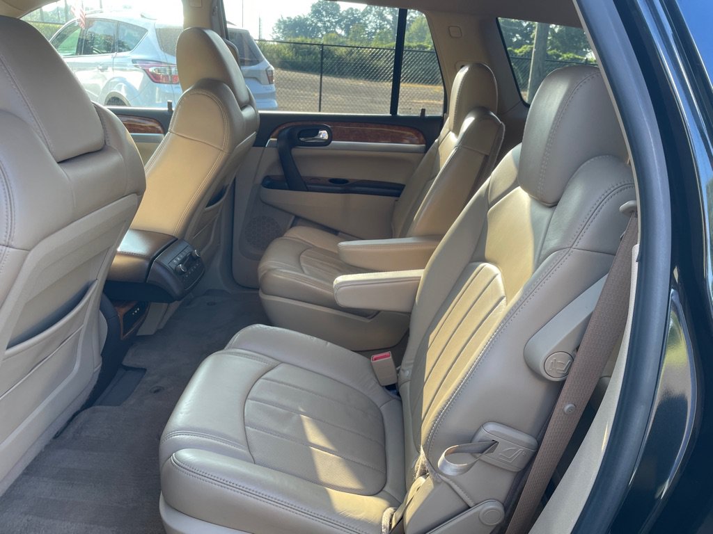 Used 2009 Buick Enclave CXL w/ Entertainment Package #2 FWD image 17