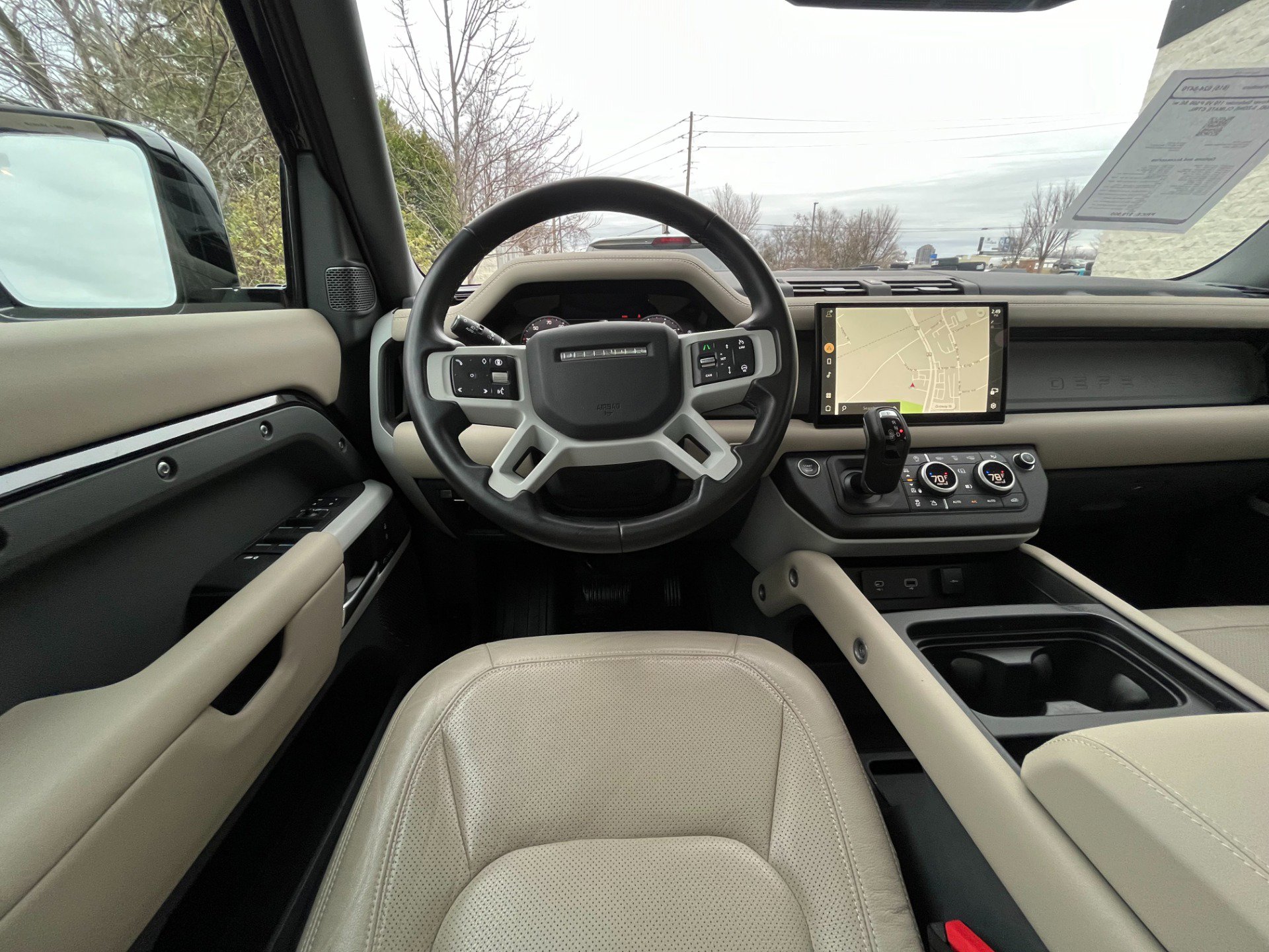 Used 2024 Land Rover Defender 110 SE image 34