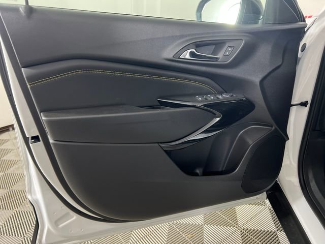 New 2026 Chevrolet Trax LT w/ Midnight Edition FWD image 10
