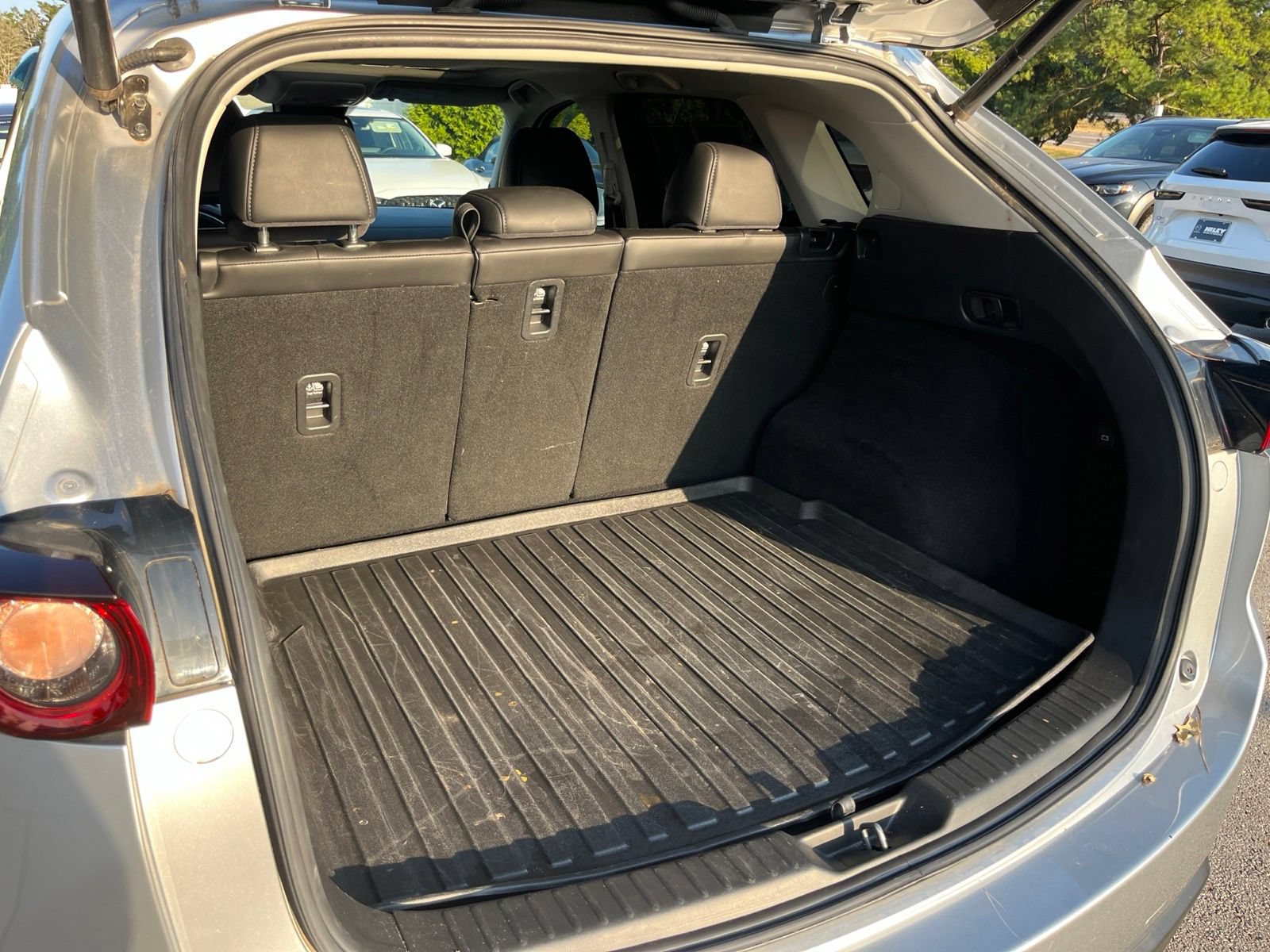 Used 2018 MAZDA CX-5 Touring w/ Preferred Equipment Package FWD image 32