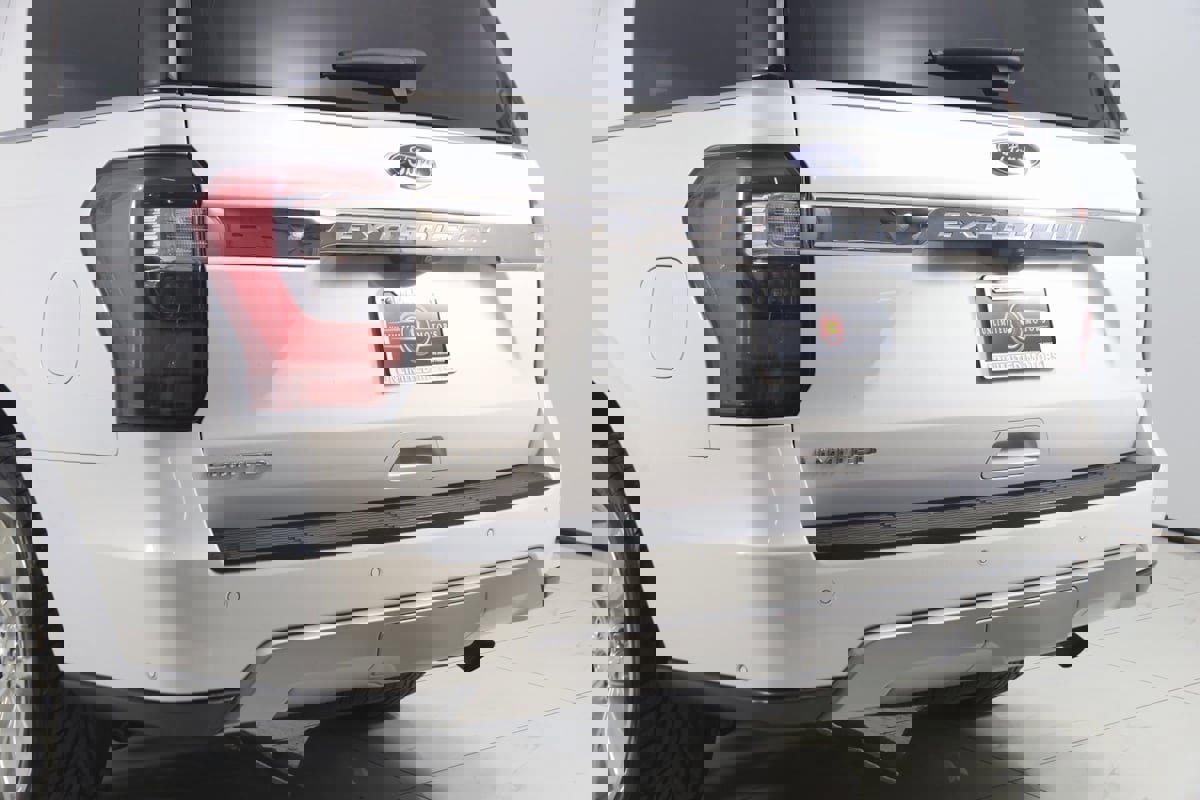 Used 2018 Ford Expedition Limited w/ Equipment Group 302A image 22