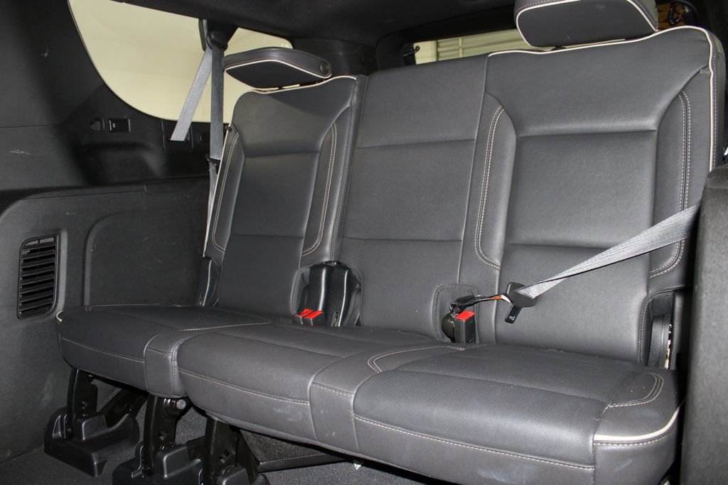 Used 2023 Chevrolet Suburban Premier image 28