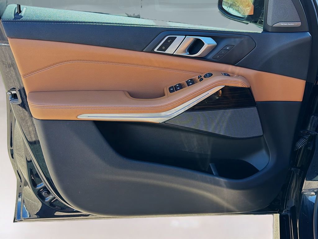 Used 2021 BMW X5 sDrive40i w/ M Sport Package image 22