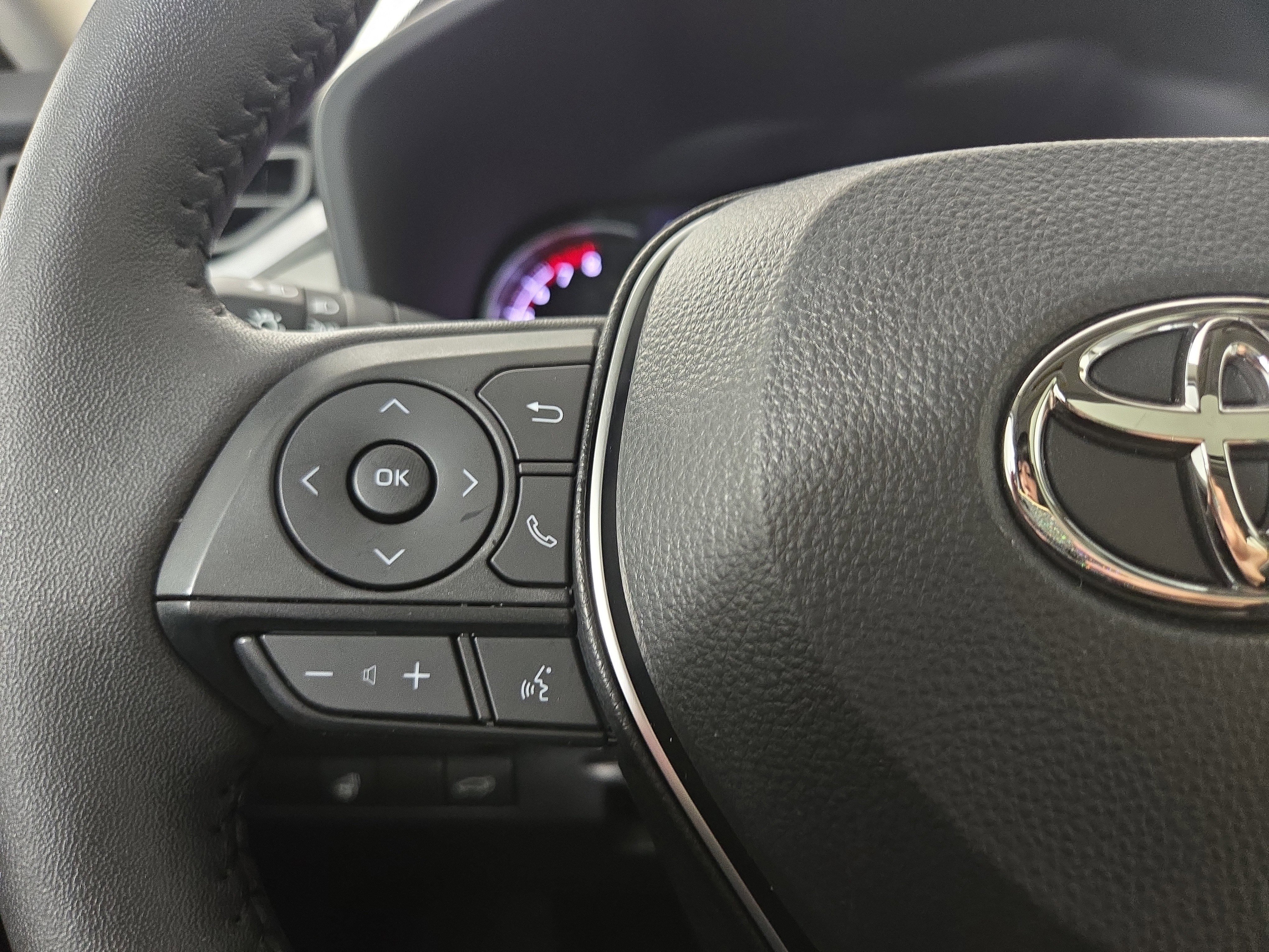 Used 2024 Toyota RAV4 XLE Premium image 15