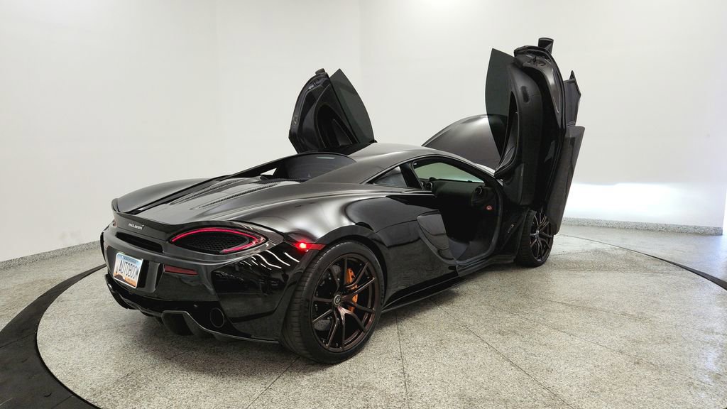 Used 2016 McLaren 570S Coupe RWD image 11