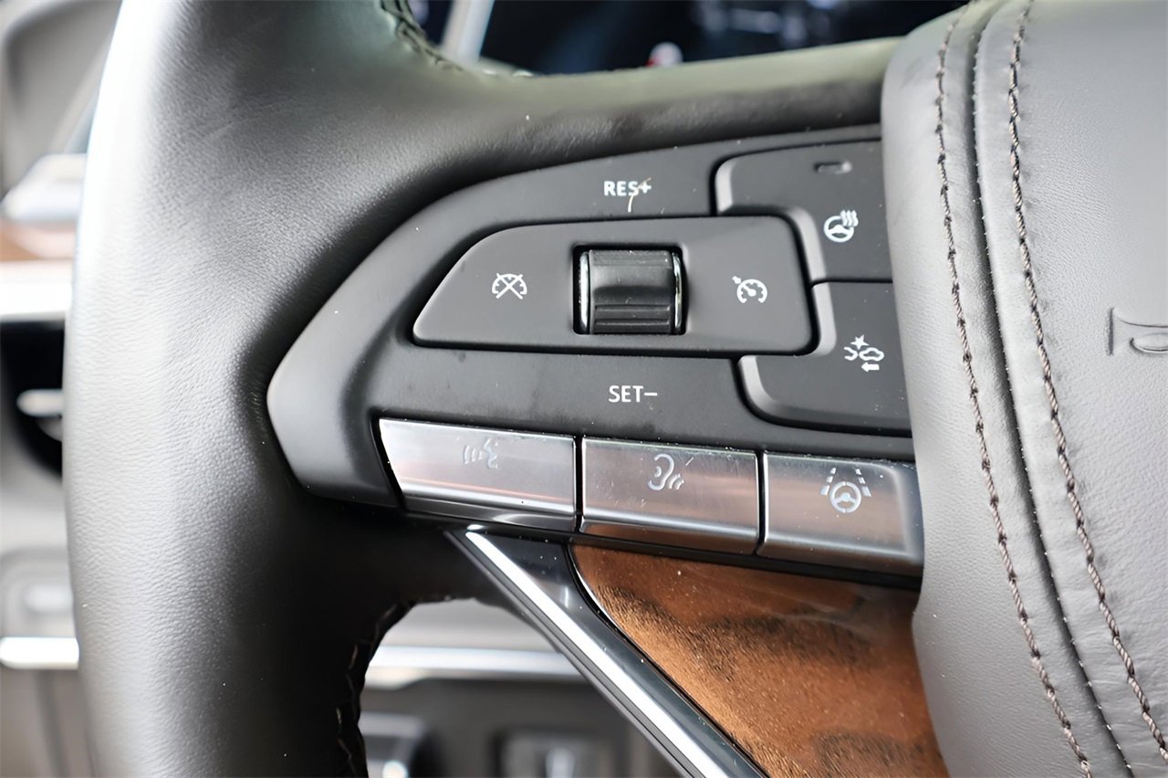 Certified 2023 Cadillac Escalade ESV Premium Luxury Platinum image 27