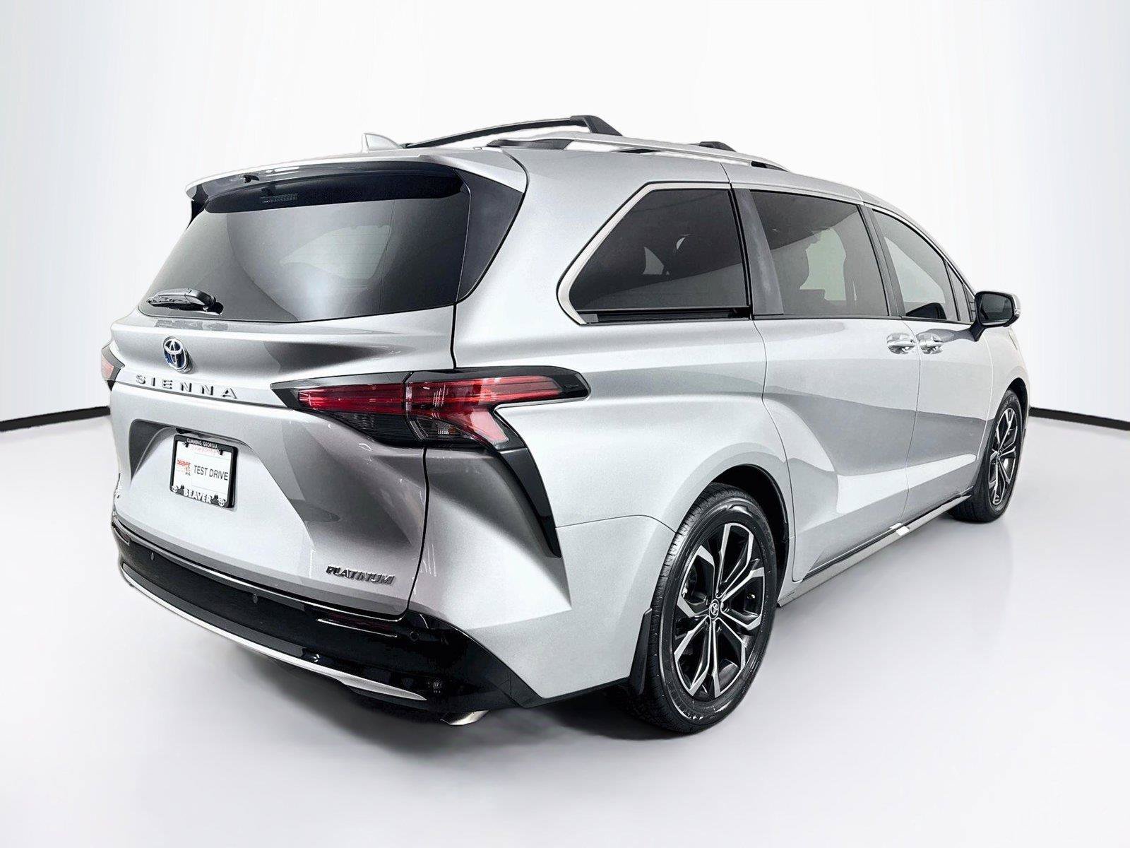 Certified 2025 Toyota Sienna Platinum FWD image 2
