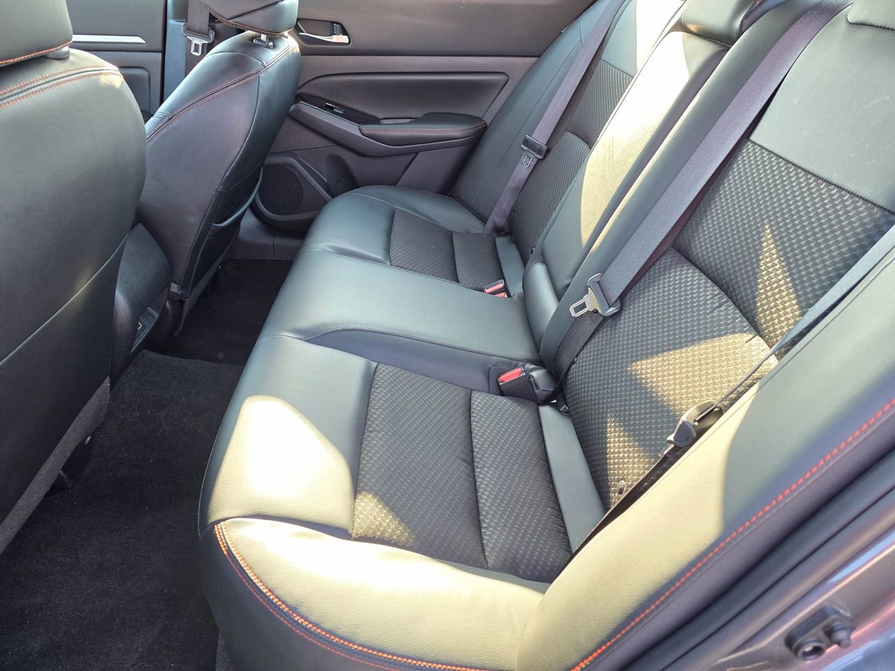 Used 2025 Nissan Altima 2.5 SR FWD image 12
