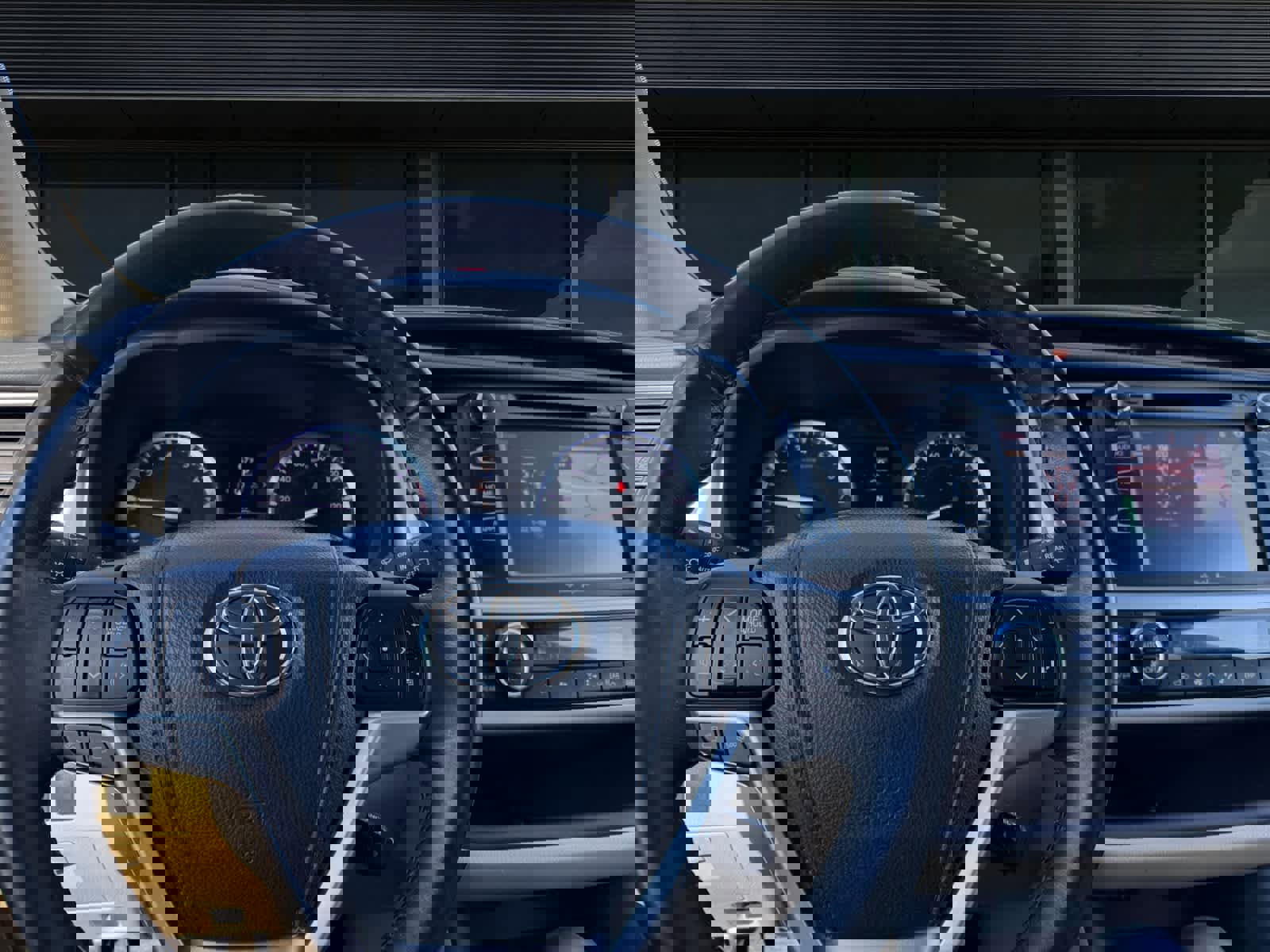 Used 2015 Toyota Highlander XLE AWD/4WD image 4