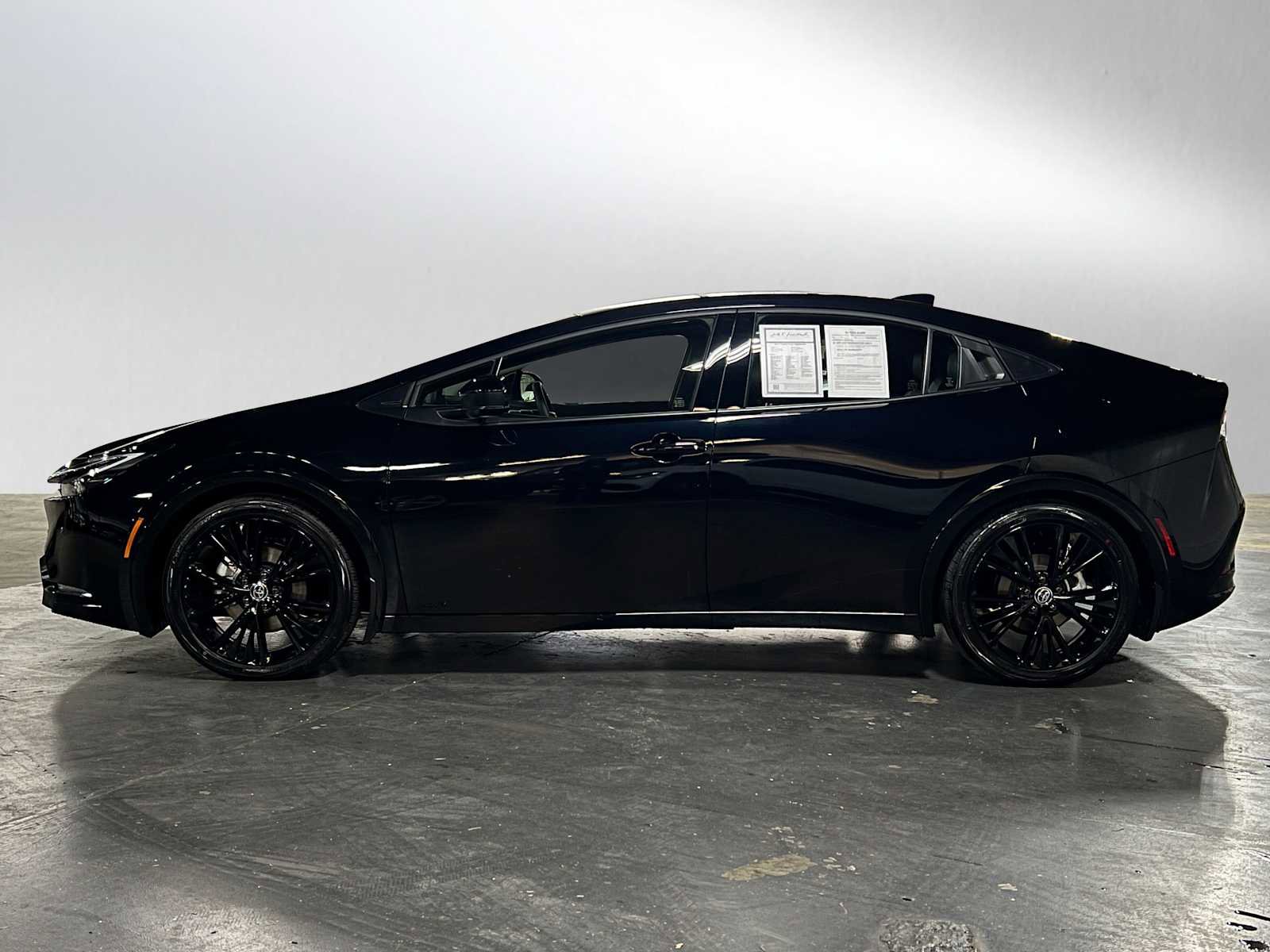 Used 2025 Toyota Prius AWD image 6