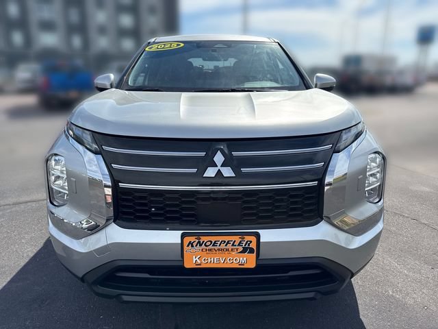 Used 2025 Mitsubishi Outlander ES AWD/4WD image 8